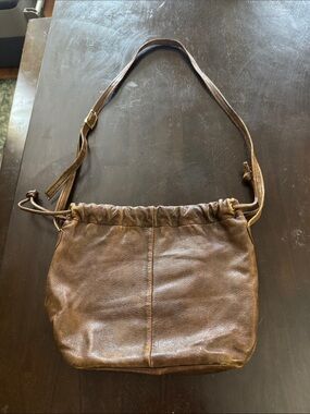Vintage Relaxed Drawstring Leather Shoulder Bag in Brown